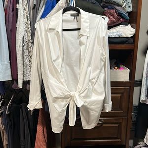 Donna Karan front tie white dress short.NWOT. No buttons down the front. Size XL